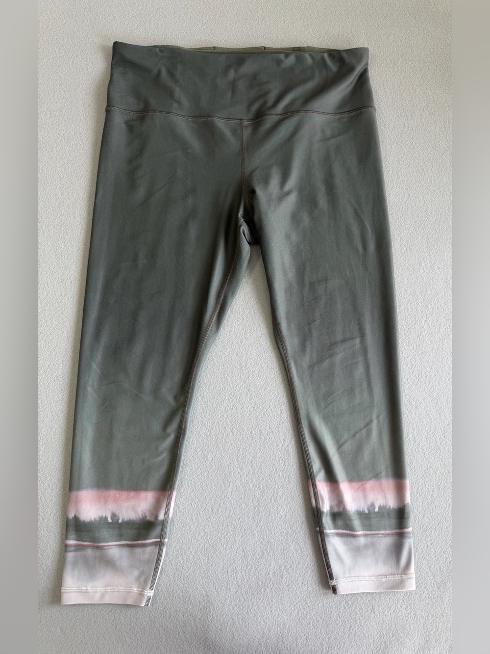 Athleta Ultra High Rise Elation Capri Leggings XL Women’s Dark Green/Pink
